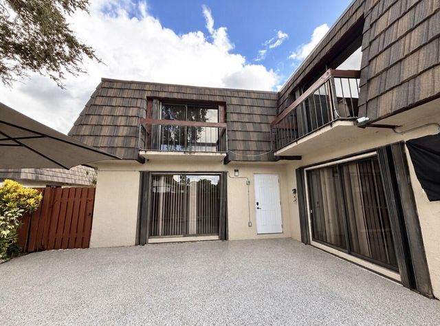 4039 Palm Bay Circle B, West Palm Beach, FL 33406