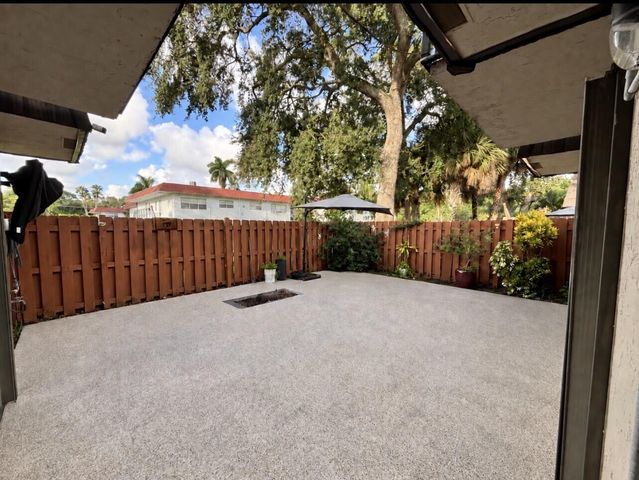 4039 Palm Bay Circle B, West Palm Beach, FL 33406
