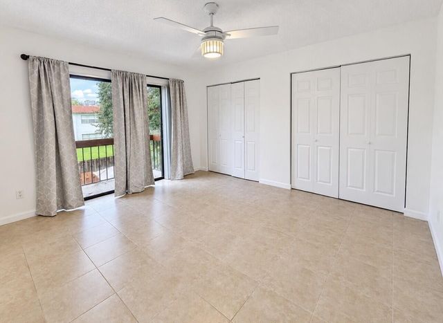4039 Palm Bay Circle B, West Palm Beach, FL 33406