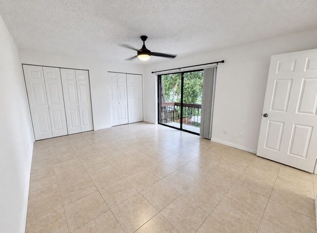 4039 Palm Bay Circle B, West Palm Beach, FL 33406