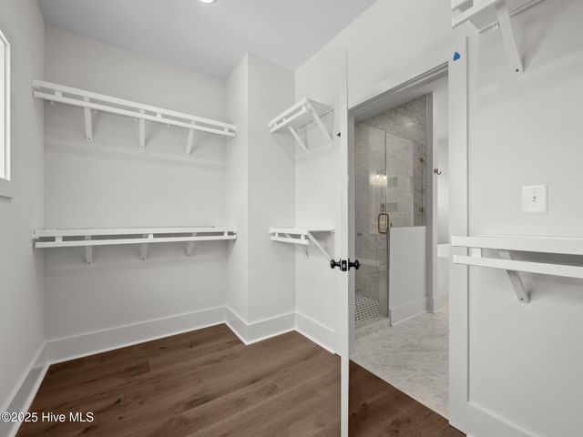 609 Cannonsgate Drive, Newport, NC 28570