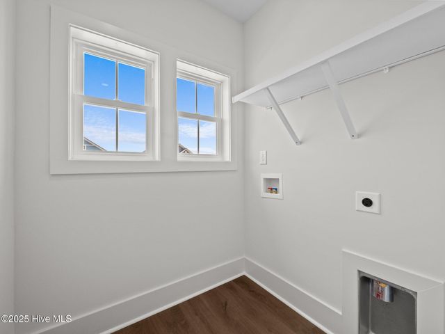 609 Cannonsgate Drive, Newport, NC 28570