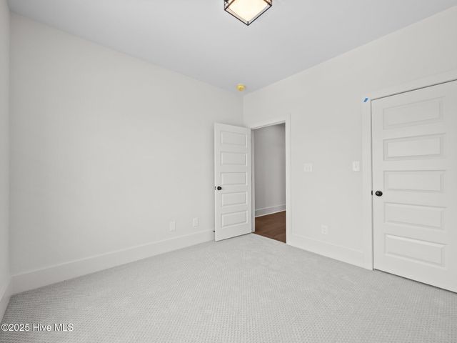 609 Cannonsgate Drive, Newport, NC 28570