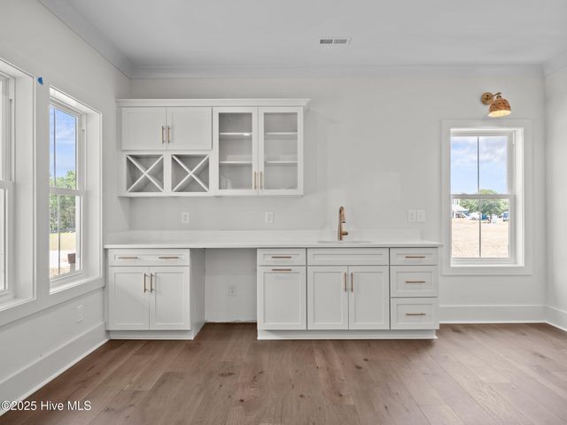 609 Cannonsgate Drive, Newport, NC 28570