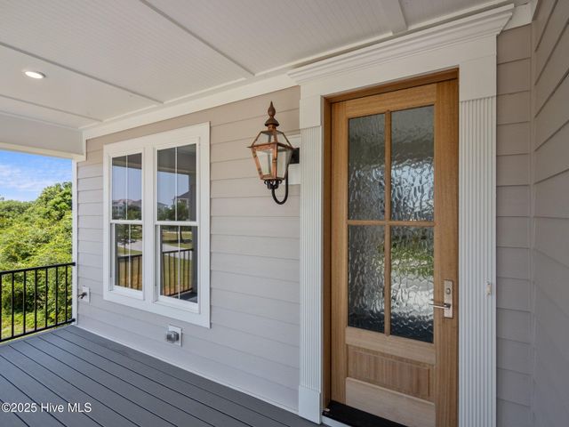 609 Cannonsgate Drive, Newport, NC 28570