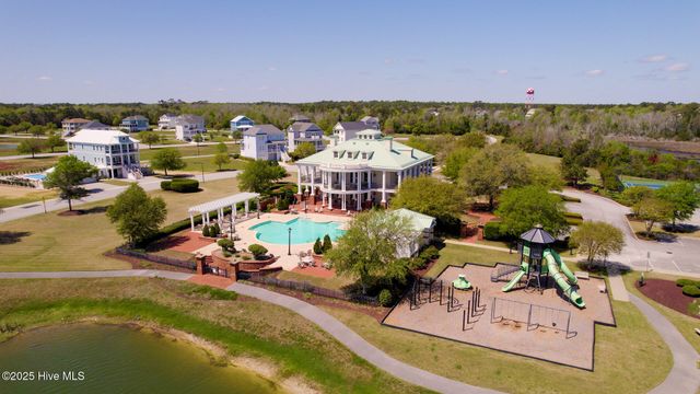 609 Cannonsgate Drive, Newport, NC 28570
