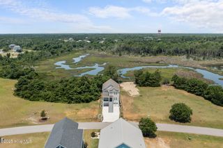 609 Cannonsgate Drive, Newport, NC 28570