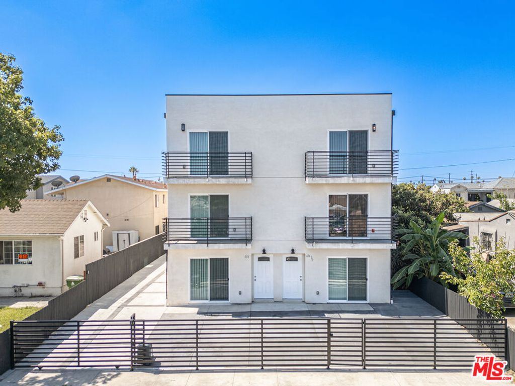 636 W 76th Street, Los Angeles, CA 90044 — photo 3