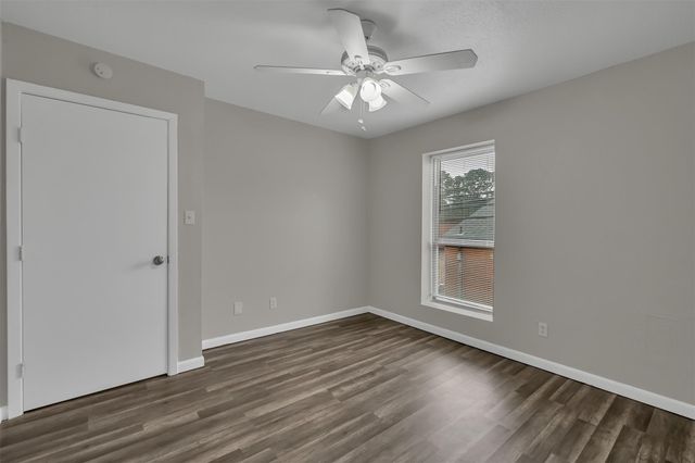 1910 Willowbend Street 11, Conroe, TX 77301