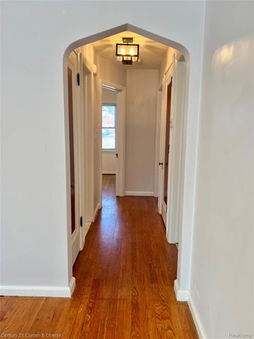 1525 Cherokee Avenue, Royal Oak, MI 48067