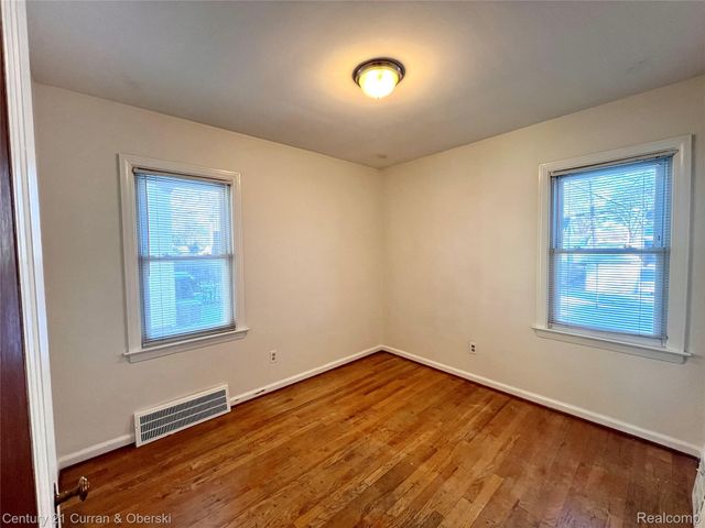 1525 Cherokee Avenue, Royal Oak, MI 48067