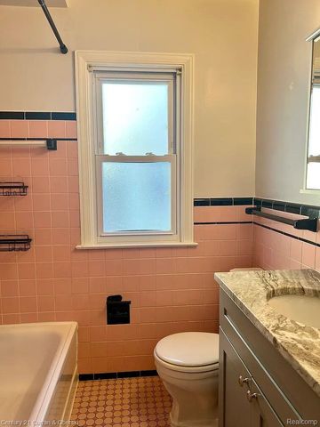 1525 Cherokee Avenue, Royal Oak, MI 48067