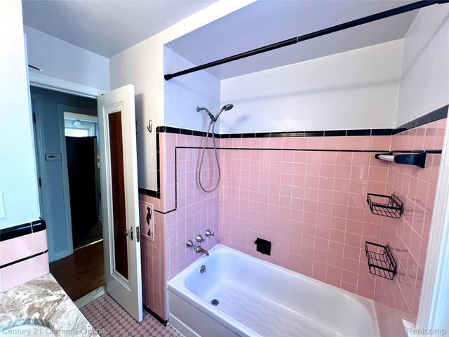 1525 Cherokee Avenue, Royal Oak, MI 48067