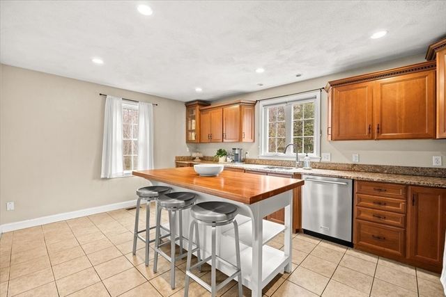 27 Brian Rd, Bridgewater, MA 02324
