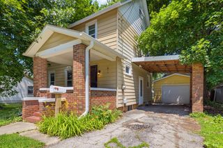813 W PERRY Street, Belvidere, IL 61008