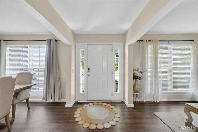 102 August Place, Florissant, MO 63034