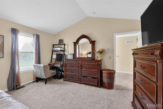 102 August Place, Florissant, MO 63034
