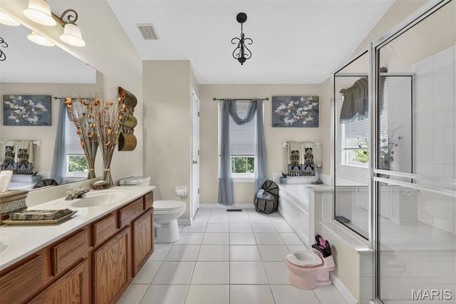 102 August Place, Florissant, MO 63034