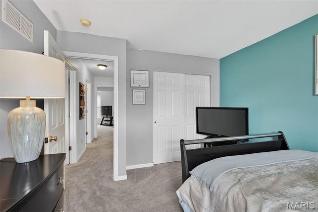 102 August Place, Florissant, MO 63034