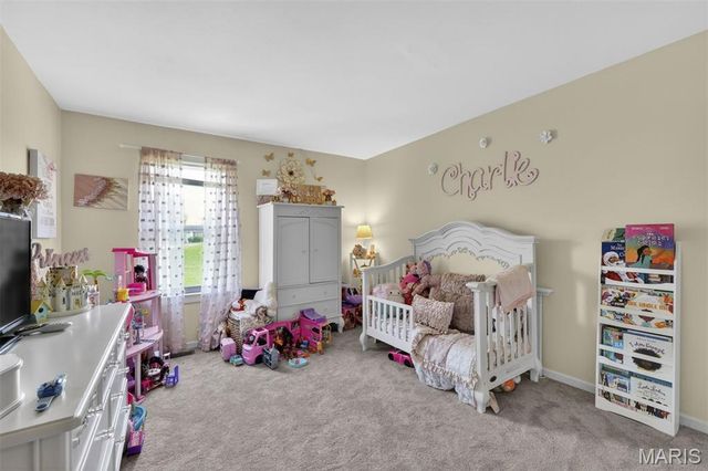 102 August Place, Florissant, MO 63034