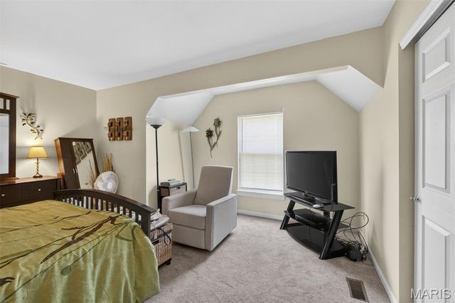 102 August Place, Florissant, MO 63034