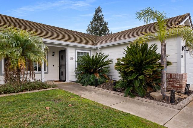 214 N Cinnamon Dr, Galt, CA 95632