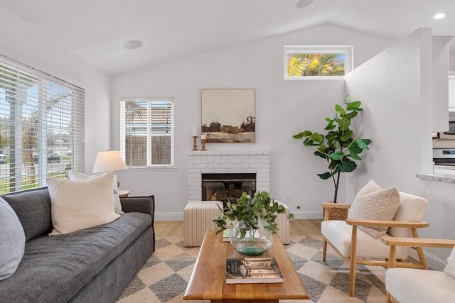 214 N Cinnamon Dr, Galt, CA 95632