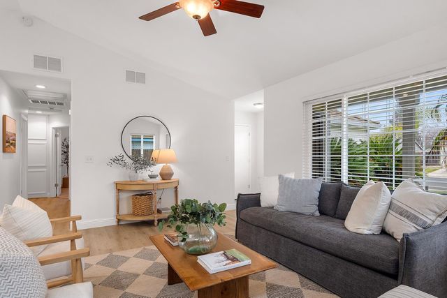 214 N Cinnamon Dr, Galt, CA 95632