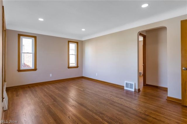 6209 Archmere Avenue, Brooklyn, OH 44144
