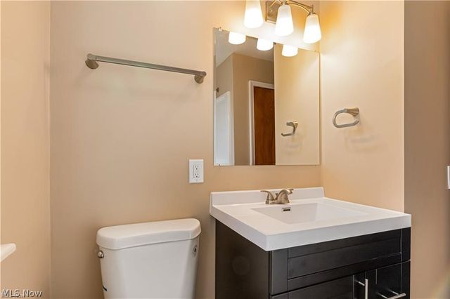 6209 Archmere Avenue, Brooklyn, OH 44144