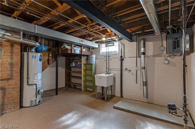 6209 Archmere Avenue, Brooklyn, OH 44144