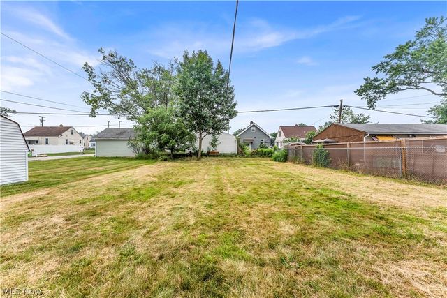 6209 Archmere Avenue, Brooklyn, OH 44144