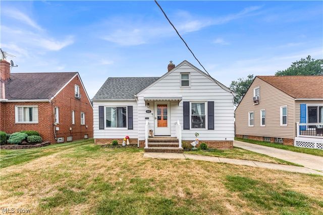 6209 Archmere Avenue, Brooklyn, OH 44144