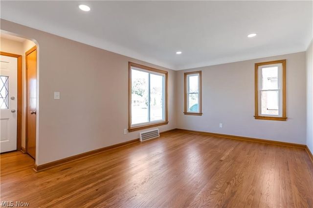 6209 Archmere Avenue, Brooklyn, OH 44144