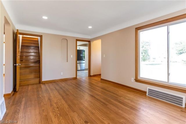 6209 Archmere Avenue, Brooklyn, OH 44144