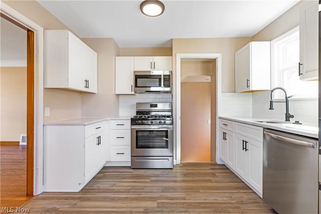 6209 Archmere Avenue, Brooklyn, OH 44144