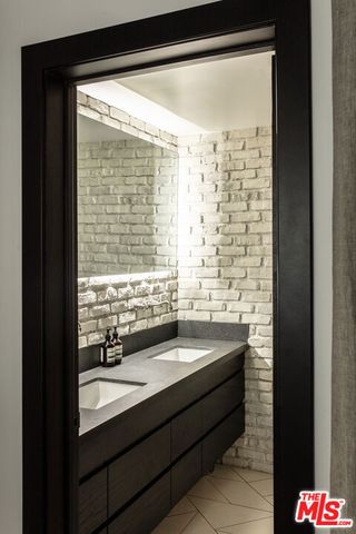 818 N Doheny Drive 1103, West Hollywood, CA 90069