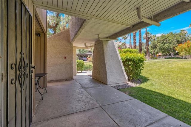 2860 N Los Felices Road 101, Palm Springs, CA 92262