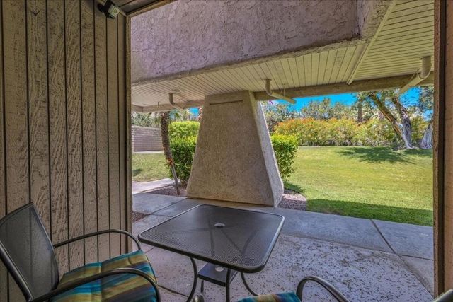 2860 N Los Felices Road 101, Palm Springs, CA 92262