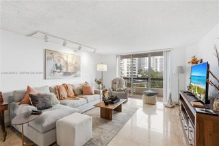 19195 NE 36th Ct 502, Aventura, FL 33180