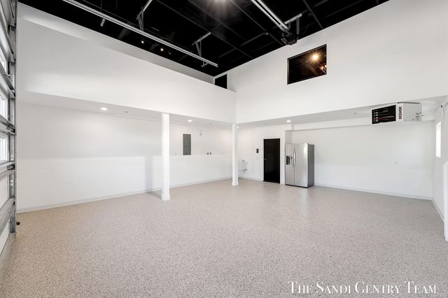 1500 Kooiman Avenue 12, Grand Haven City, MI 49417