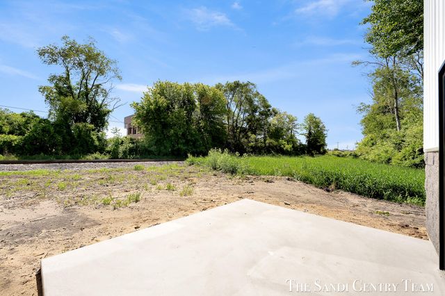 1500 Kooiman Avenue 12, Grand Haven City, MI 49417