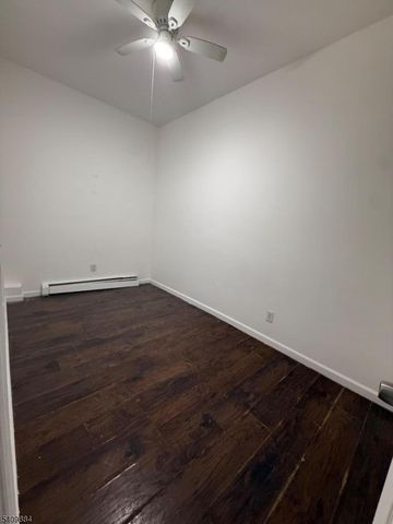 539 E Jersey St, Elizabeth City, NJ 07206