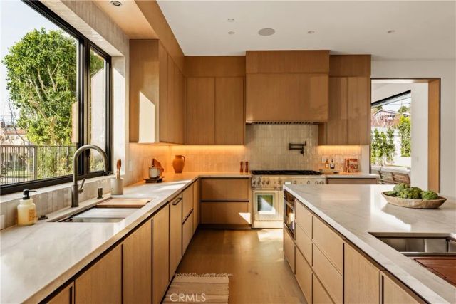 12753 Halkirk Street, Studio City, CA 91604