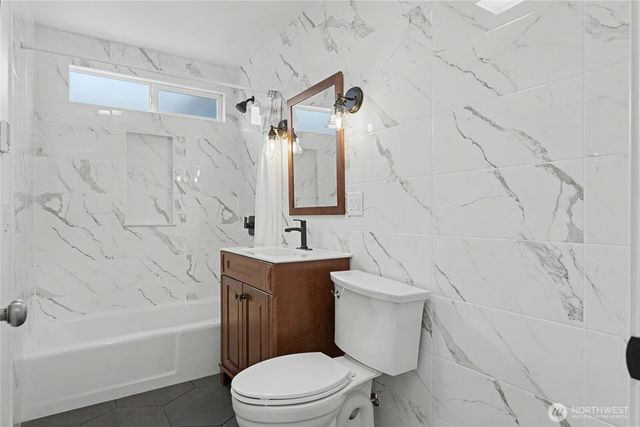 7537 21st Avenue NE, Seattle, WA 98115