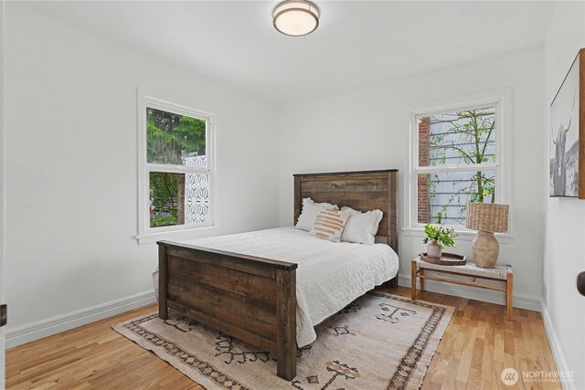 7537 21st Avenue NE, Seattle, WA 98115