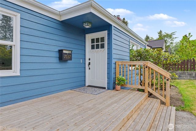 7537 21st Avenue NE, Seattle, WA 98115