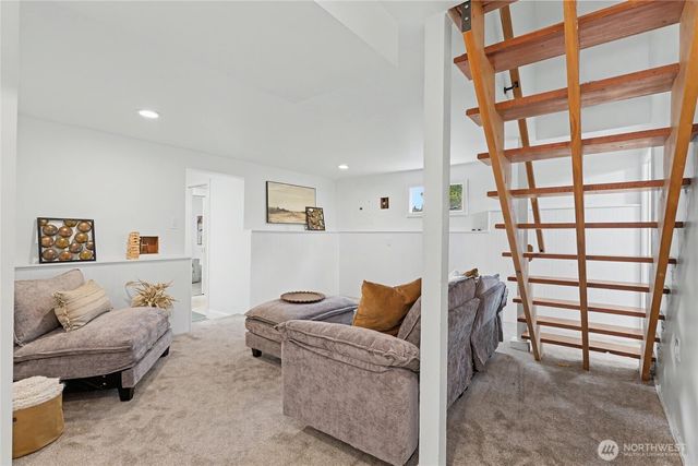 7537 21st Avenue NE, Seattle, WA 98115
