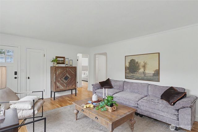 7537 21st Avenue NE, Seattle, WA 98115
