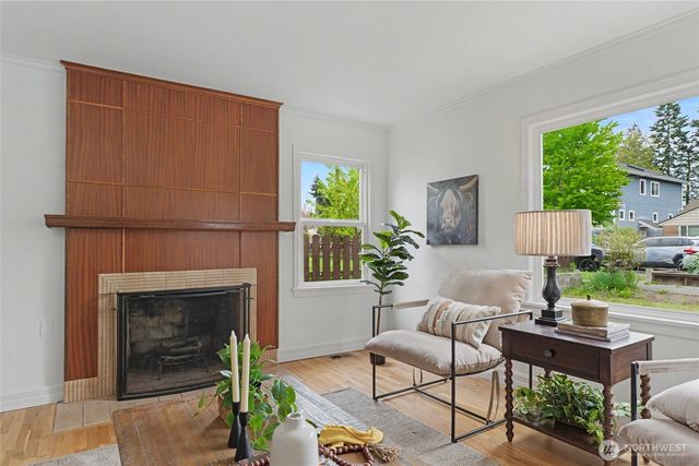 7537 21st Avenue NE, Seattle, WA 98115